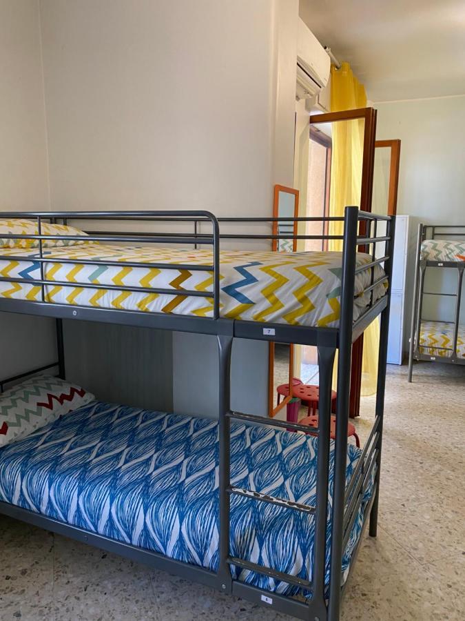 Posto Letto in Dormitorio Misto con 10 Letti