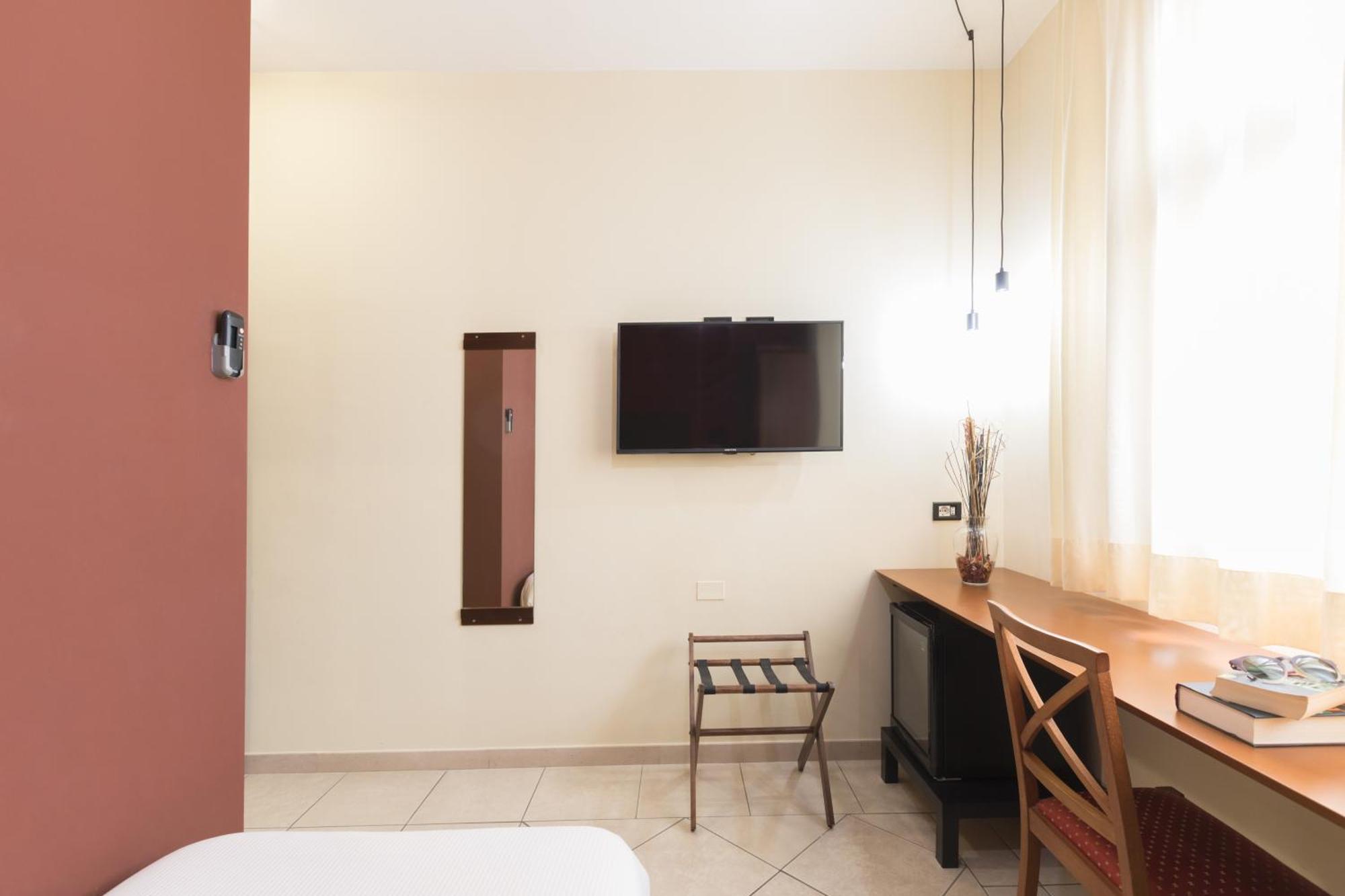 Single Room,1709906410:JPEG