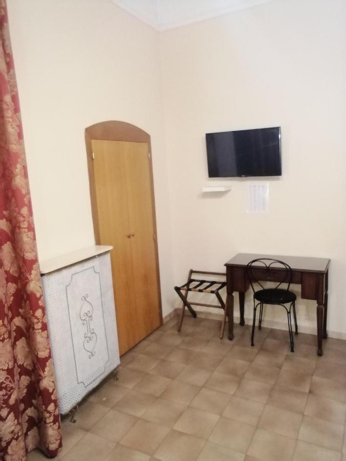 Single Room,1357751429:JPEG