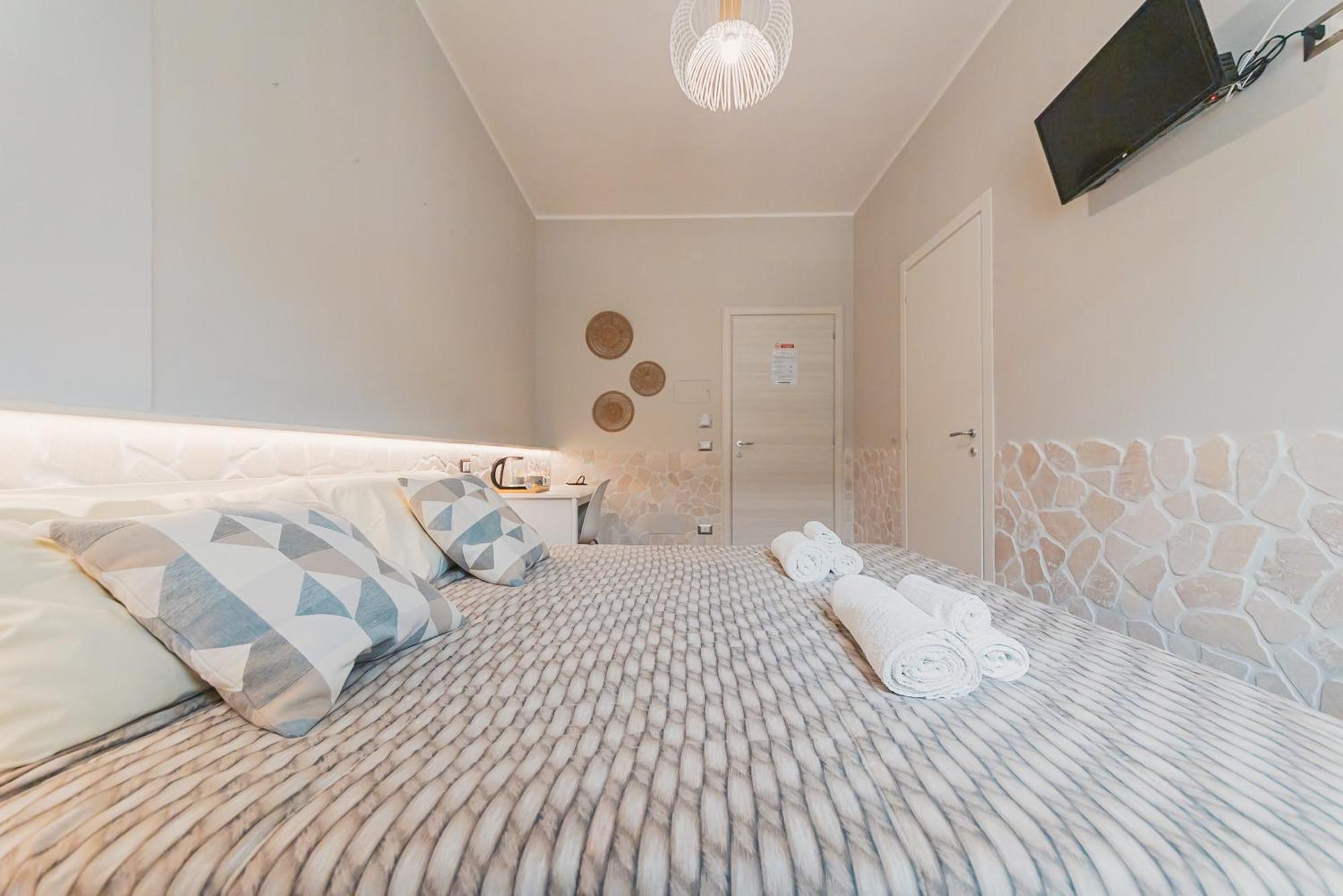 Double Room Private Bathroom
