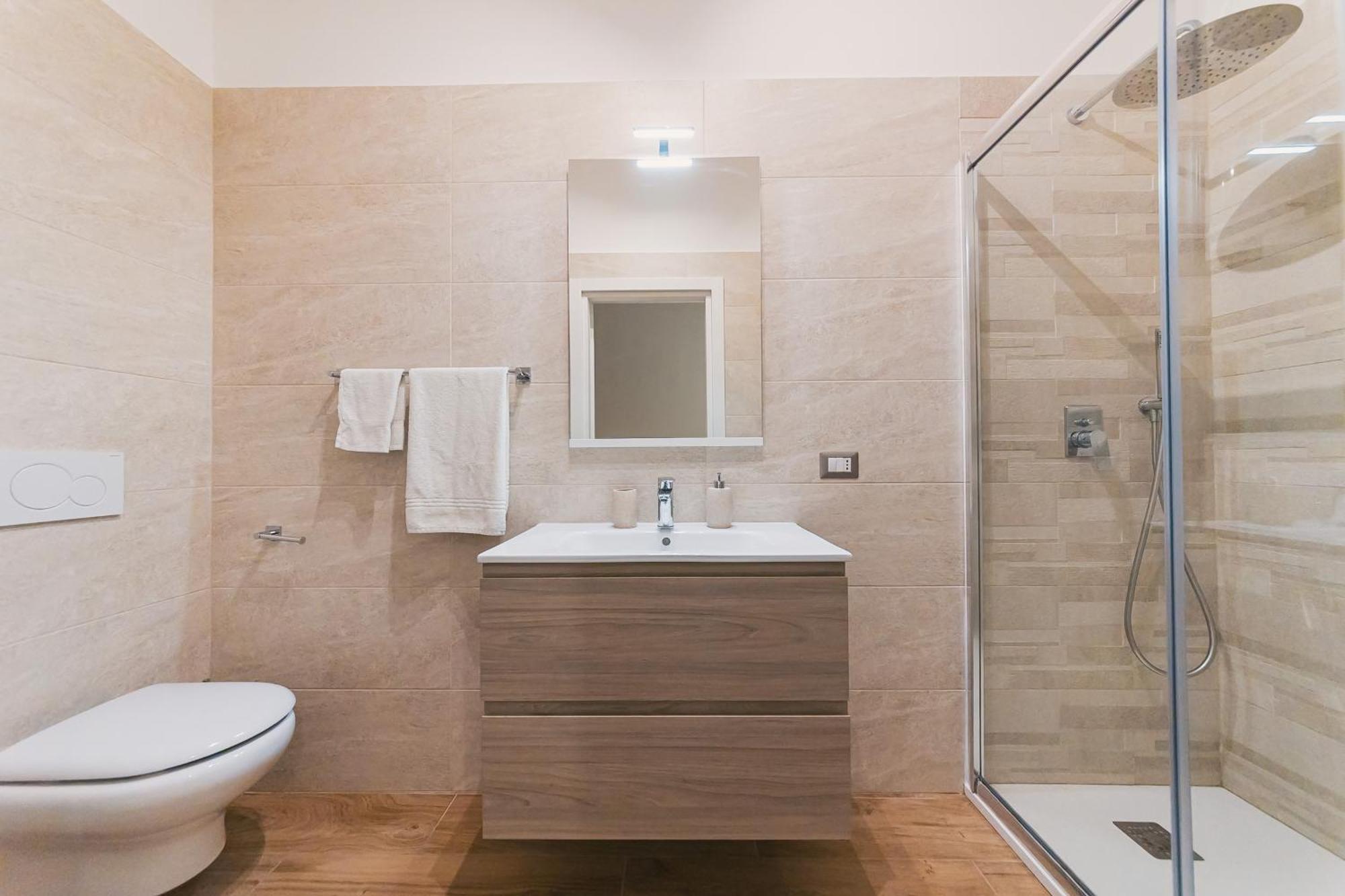 Double Room Private Bathroom