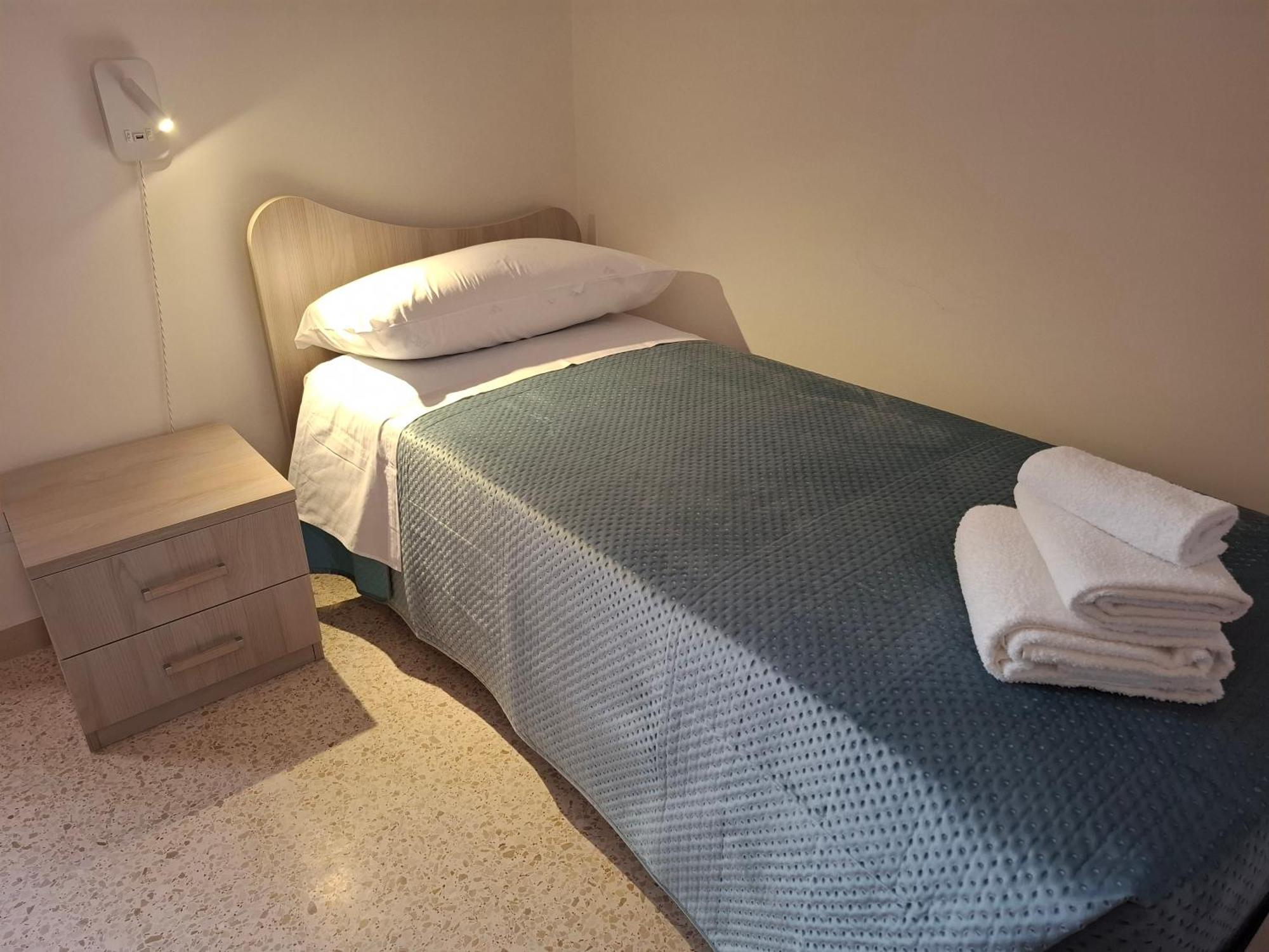 Single Room Private Bathroom