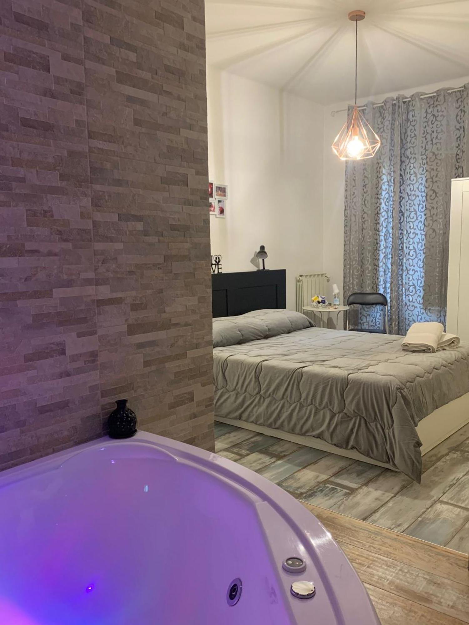 Deluxe Suite Spa Bath