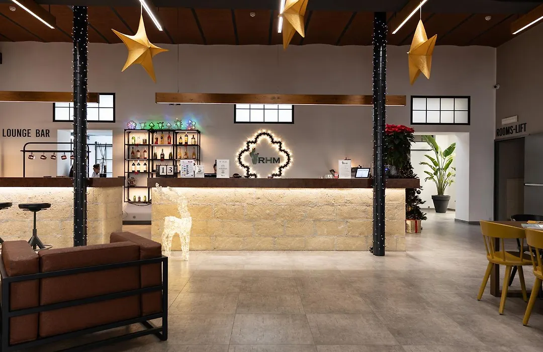 Iron Hotel-1