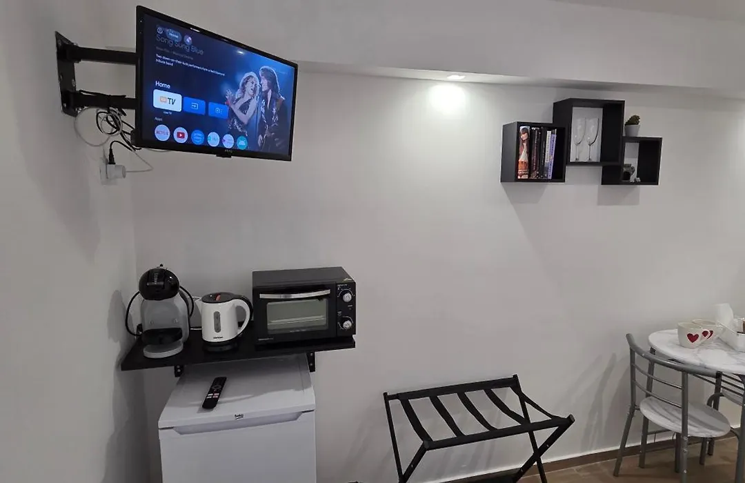 Black & White Rooms-1