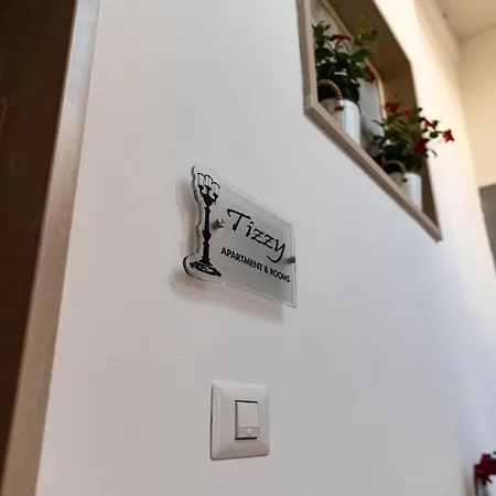 Tizzy Apartment&Rooms-3