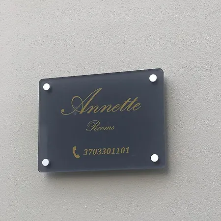 Annette Rooms-2