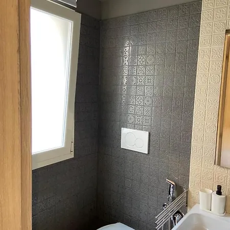 Annette Rooms-3
