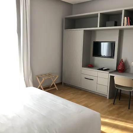 200 Rooms & Terrace-2